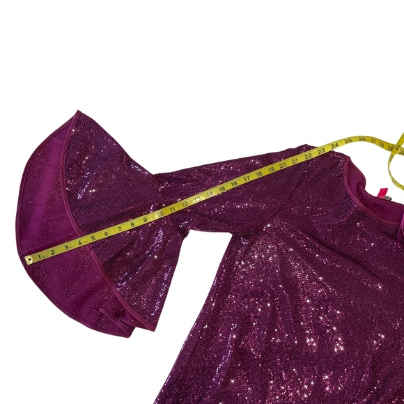 Vince Camuto Sequin/Metallic Bell Sleeve Top In Arresting Plum Size M NWT - Picture 8 of 13